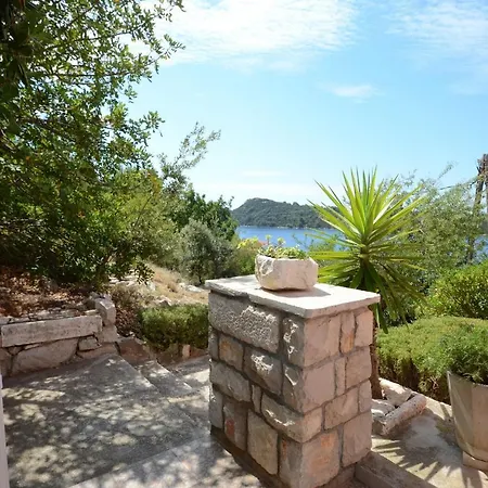 By The Sea Karbuni, Korcula - 13217 *